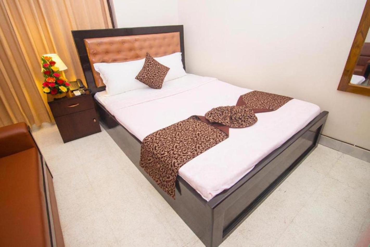 Hotel Suite Palace Baridhara Dhaka Exteriör bild